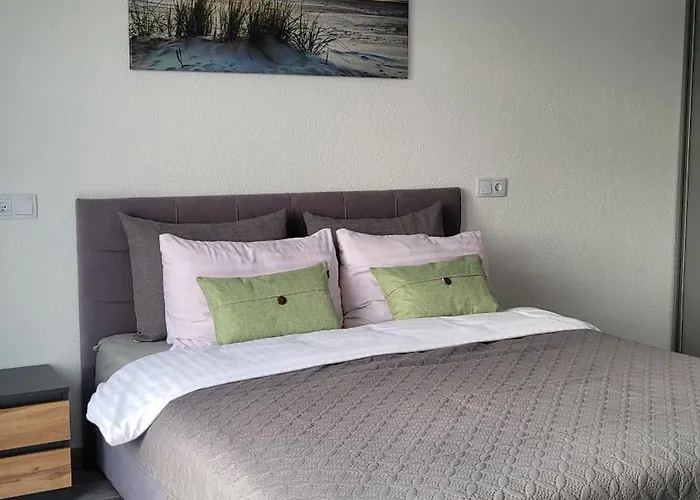 Neptun Bed and breakfast 3*